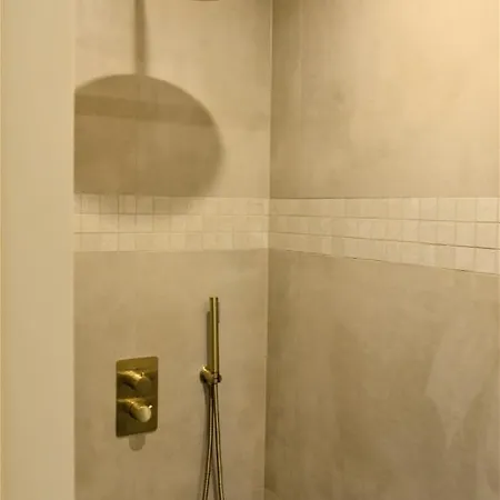 Apartment Downtown 1bdr 4 *